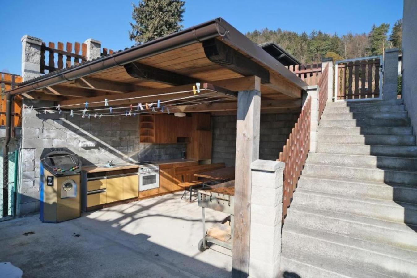 Sostanj Velenje Ravne Sobe Rooms Vrtacnik D O O ภายนอก รูปภาพ