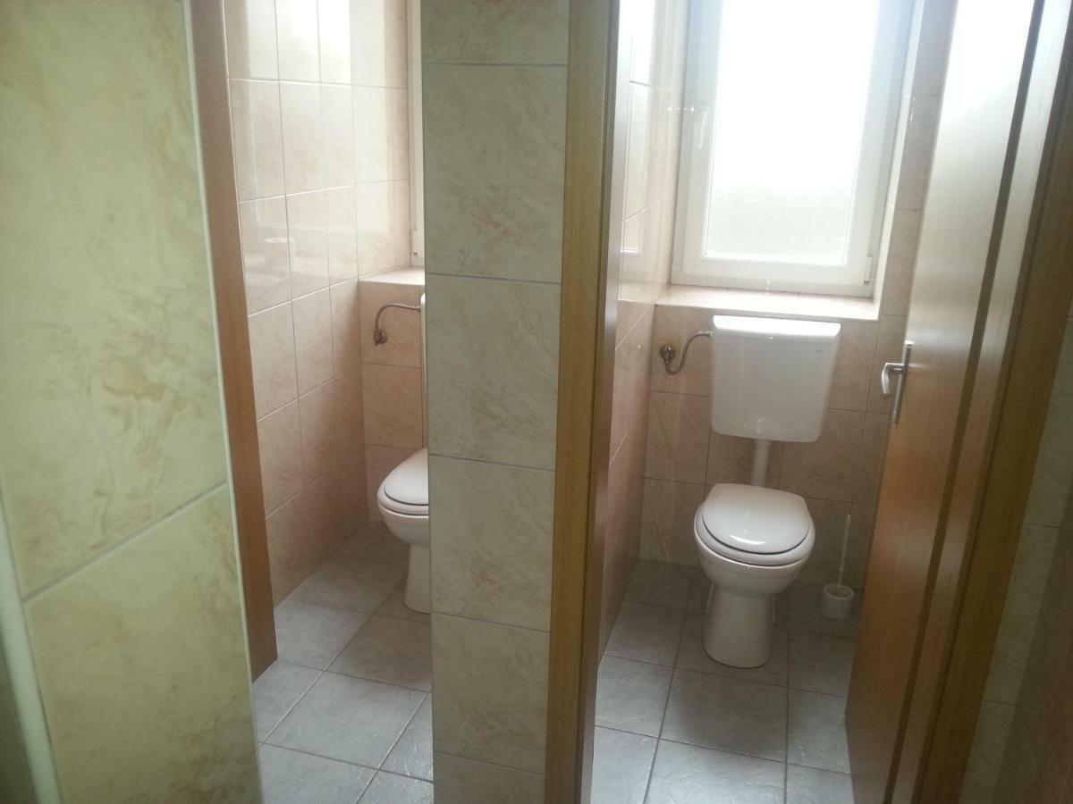 Sostanj Velenje Ravne Sobe Rooms Vrtacnik D O O ภายนอก รูปภาพ