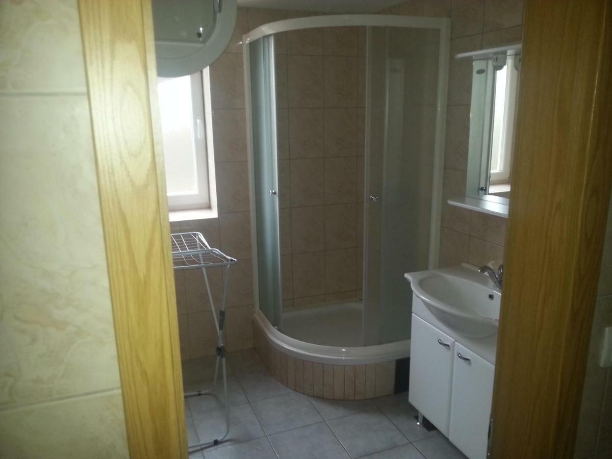 Sostanj Velenje Ravne Sobe Rooms Vrtacnik D O O ภายนอก รูปภาพ